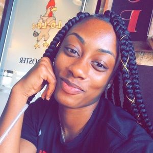 Meet your Posher, Monnie